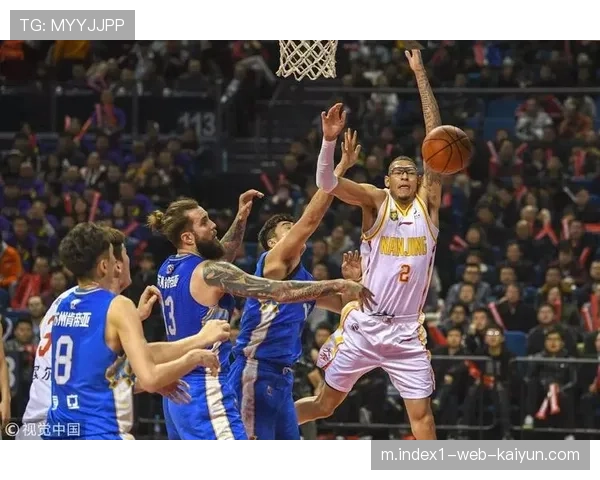 锡拉丘兹大学跑轰战术见效 全场快攻得分大幅领先对手