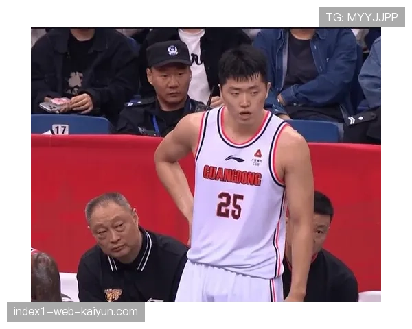 张皓嘉5中1进攻打铁防守漏洞 广东锋线37分钟决策引质疑 张皓嘉5中1进攻打铁防守漏洞 广东锋线37分钟决策引质疑